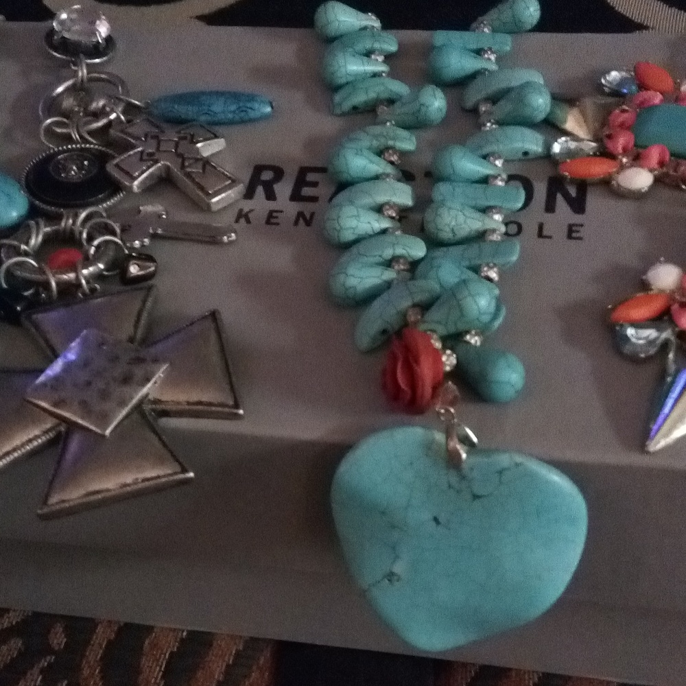 Jewelry - Picture 3 of 5